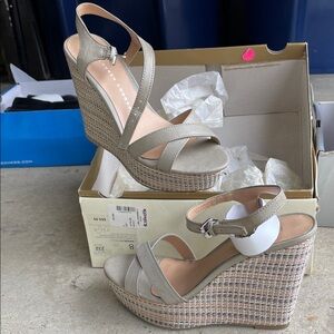 LC Lauren Conrad Gray Wedge Sandals